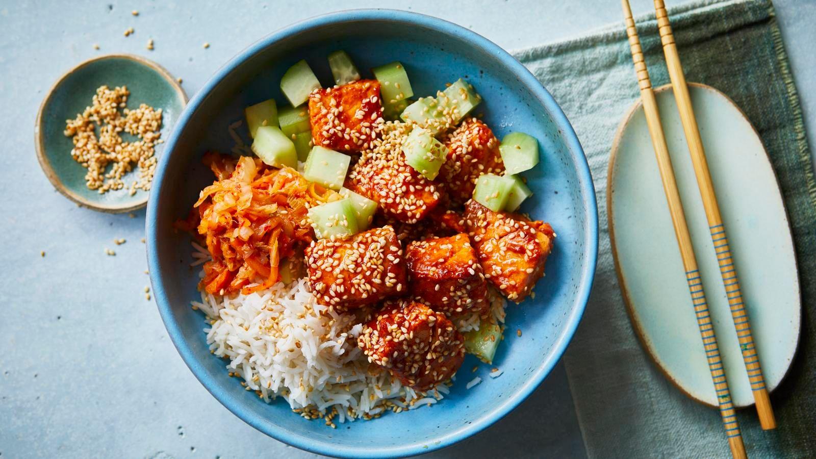Spicy salmon rice bowls