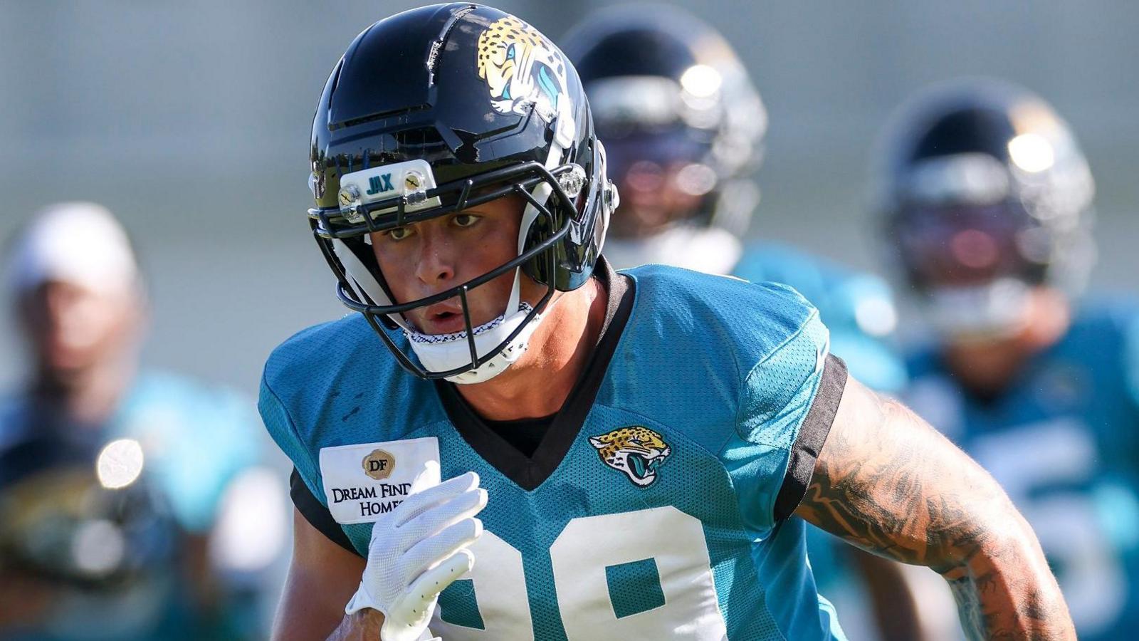 Louis Rees-Zammit trains with Jacksonville Jaguars