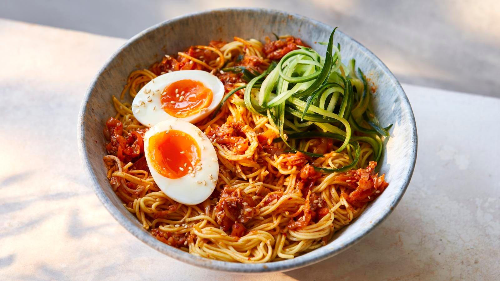 Cold kimchi noodles