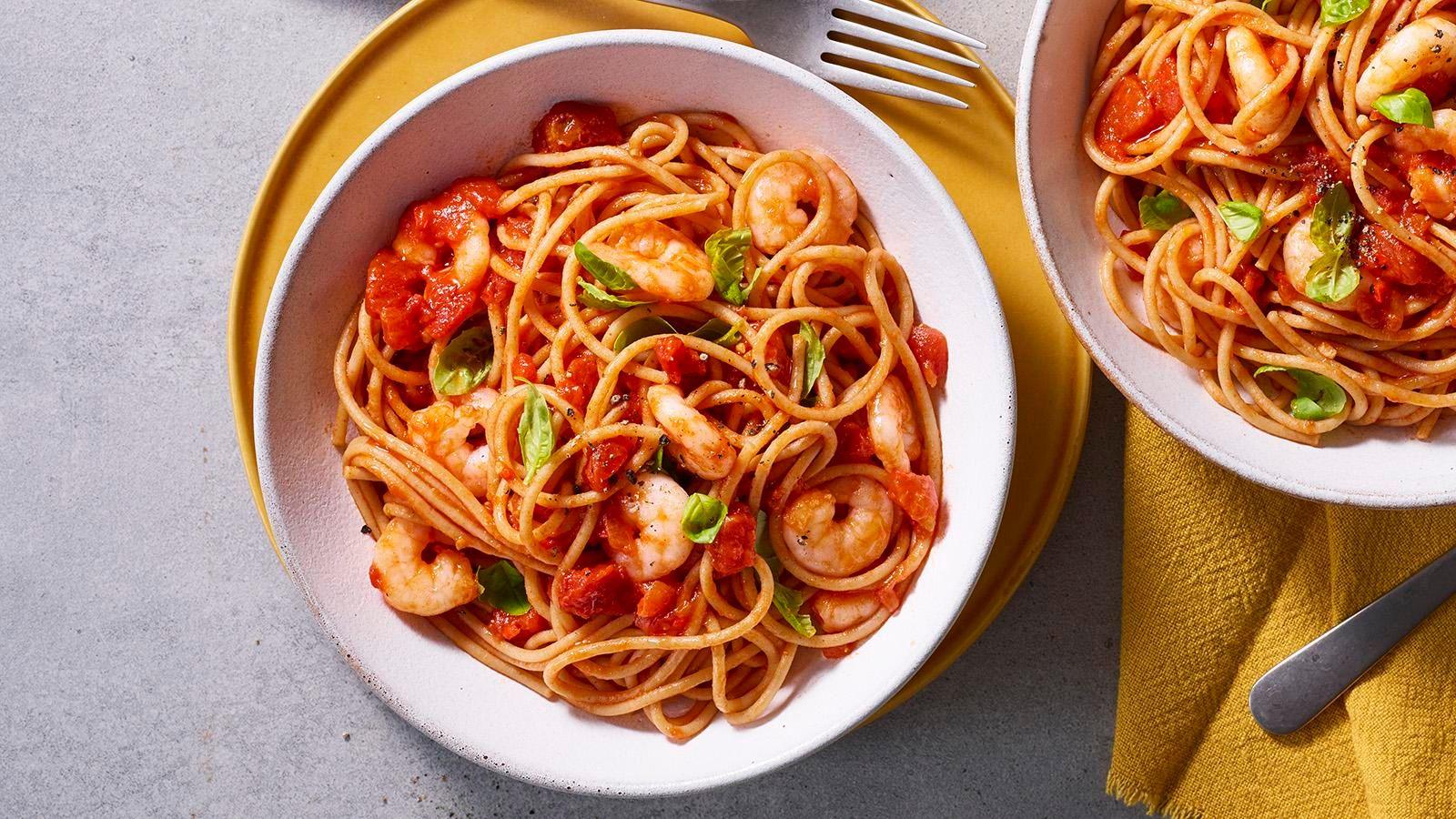 Prawn spaghetti with tomato, basil and chilli