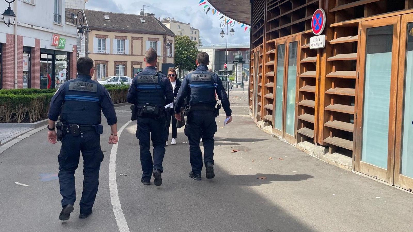 Police on duty in Dreux