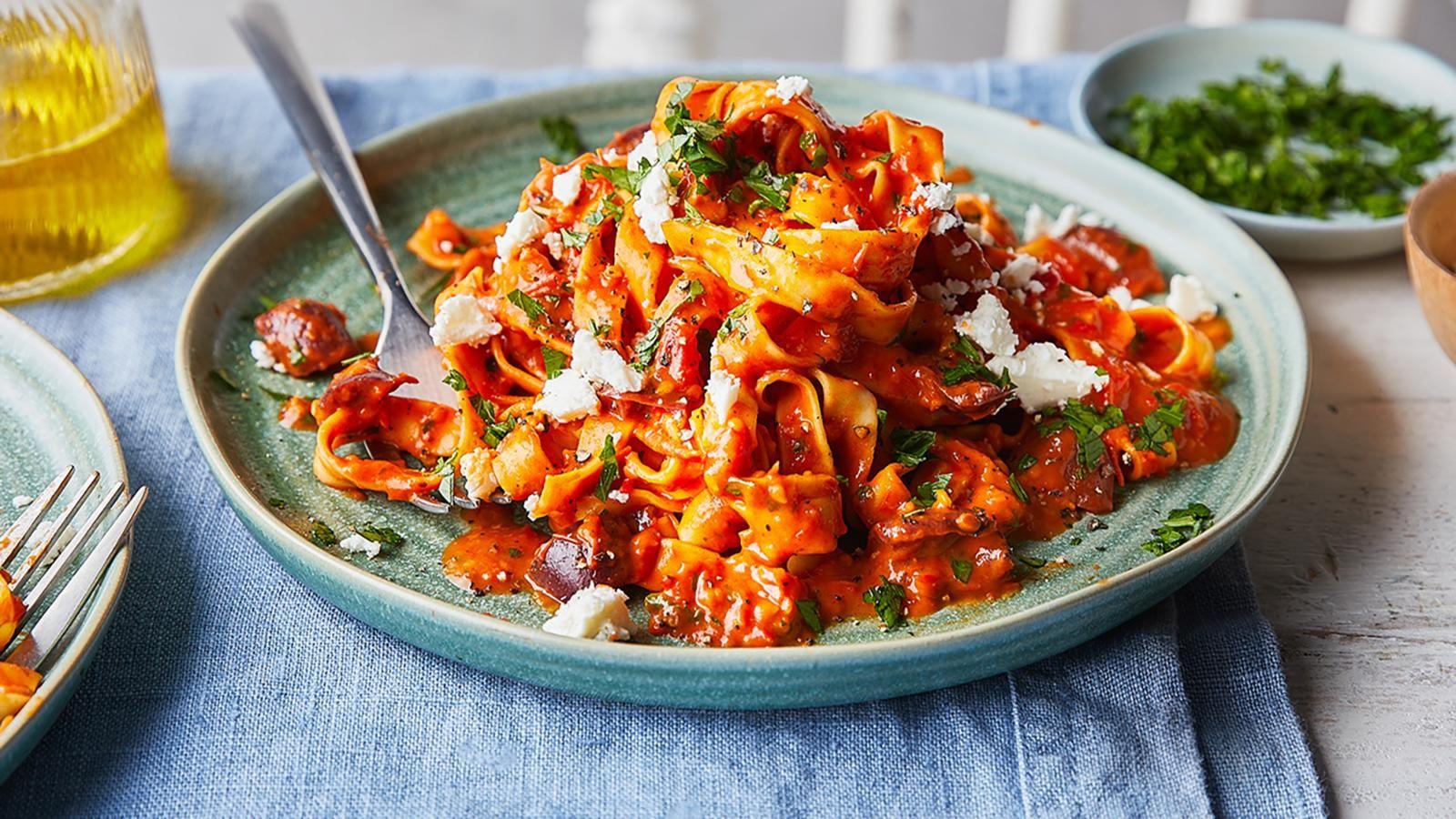 Air fryer roasted tomato and pepper pasta