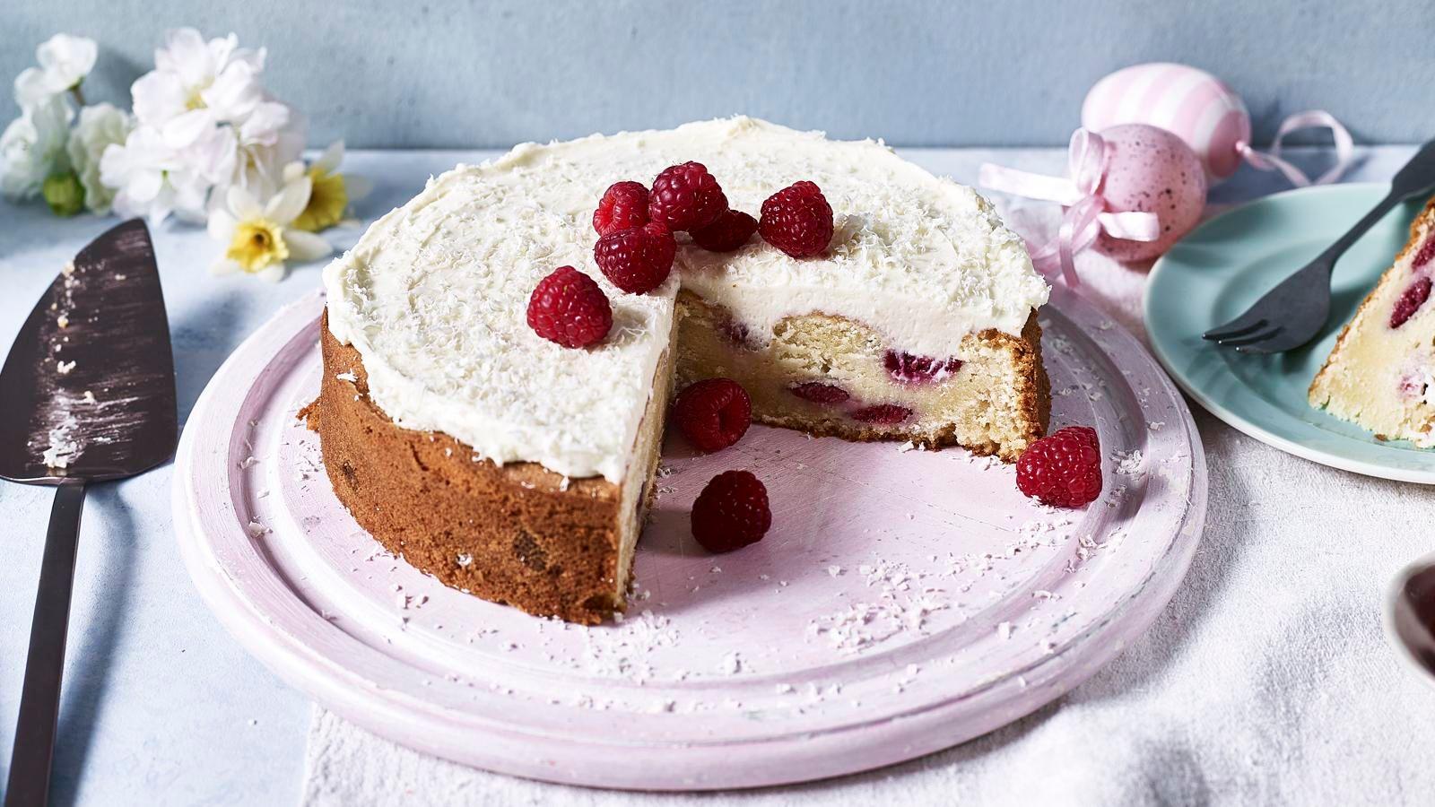 White chocolate and raspberry cake