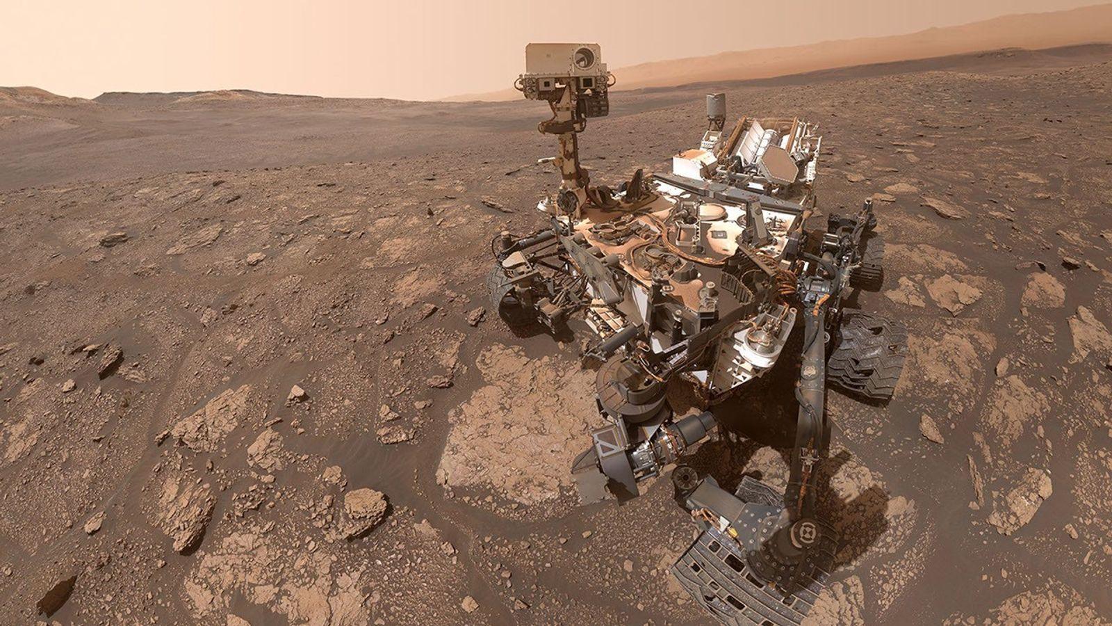 nasas curiosity rover taking a selfie on mars