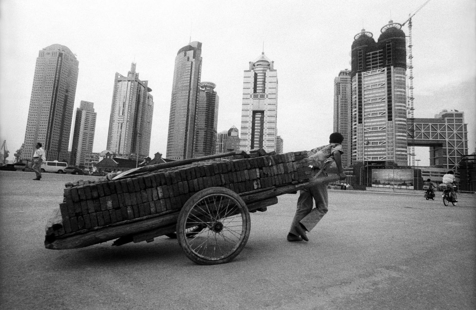  Gweithiwr yn Shanghai 1998