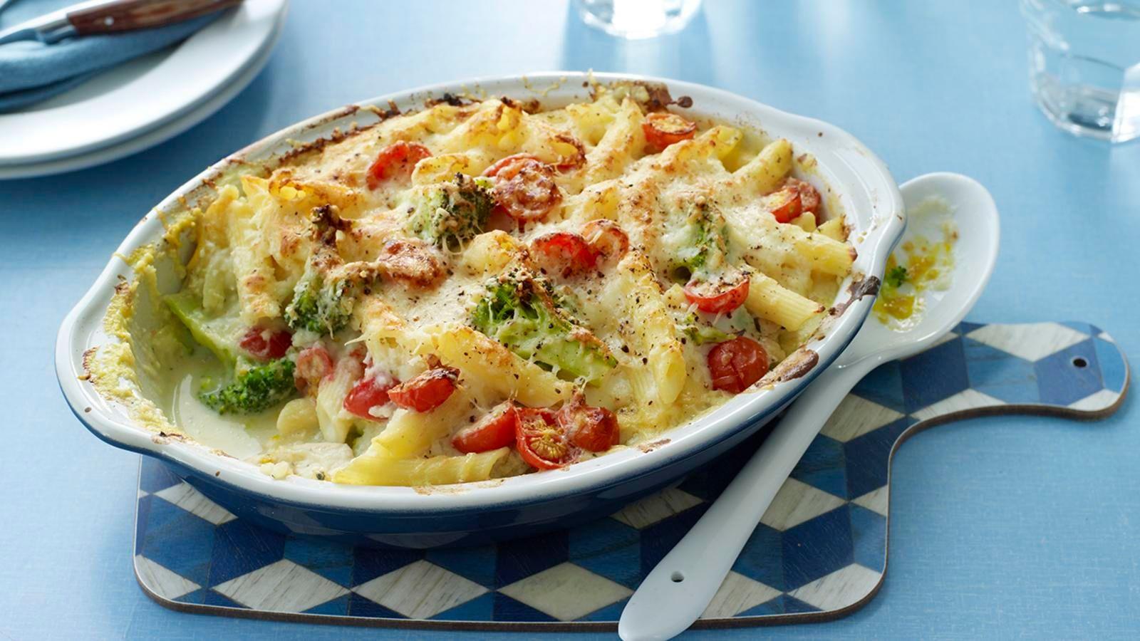 'Lighter' chicken pasta bake
