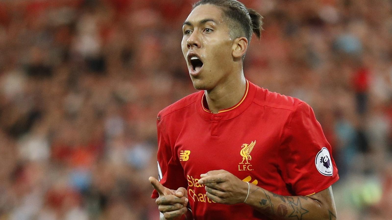 Roberto Firmino celebrates