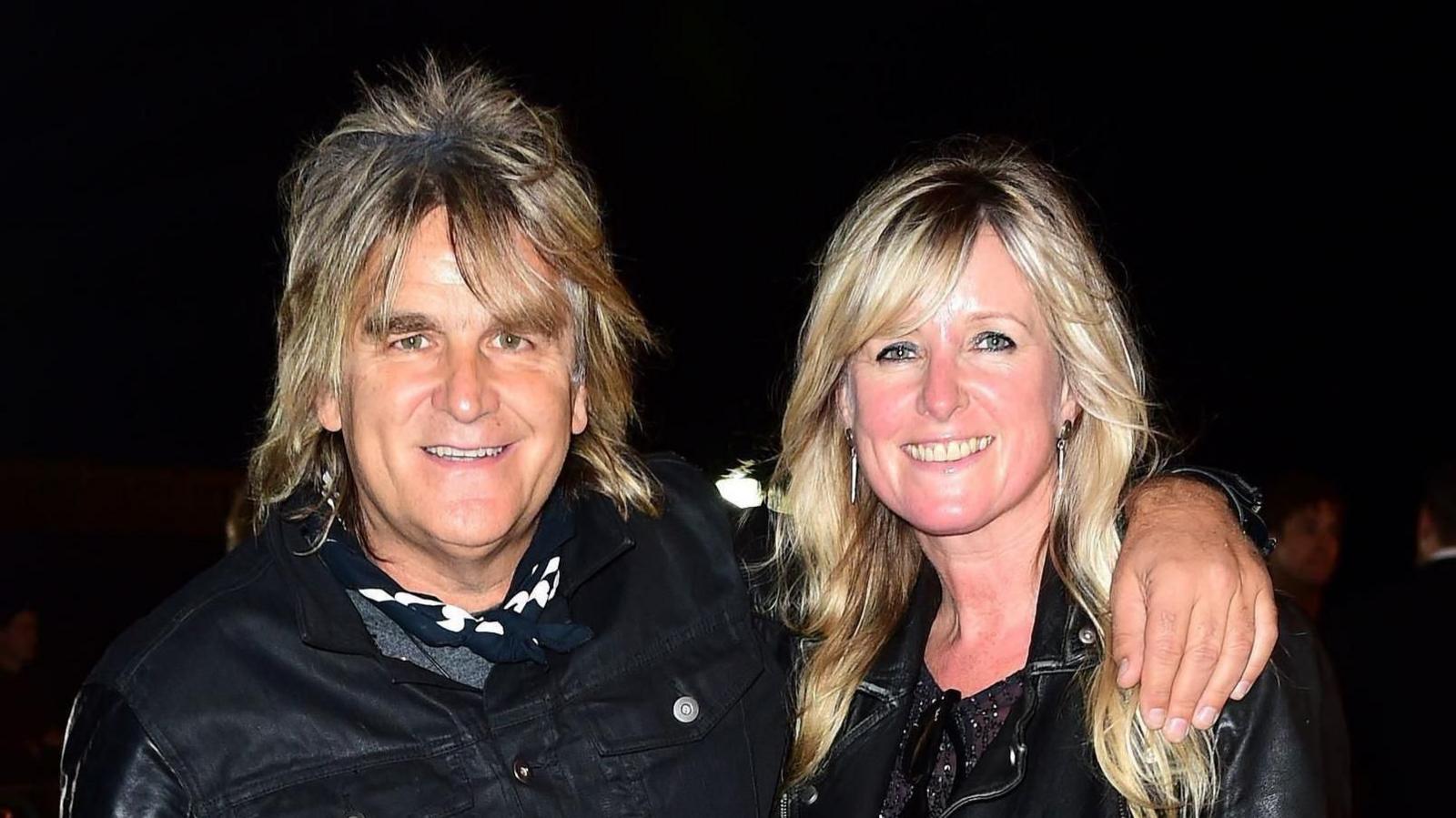 Mike Peters a'i wraig, Jules Peters