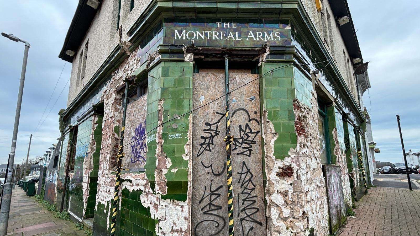 The front of the Montreal Arms.