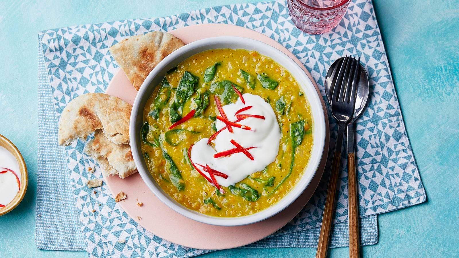 Spinach and coconut dal with pitta and yoghurt