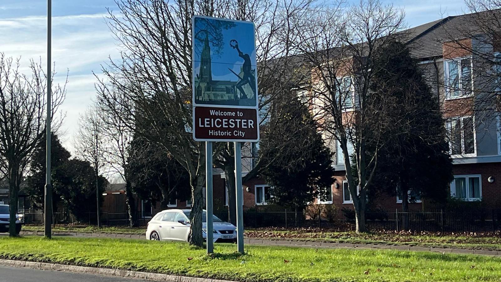 A road sign saying "Welcome to Leicester - Historic City" near to Thurmaston  