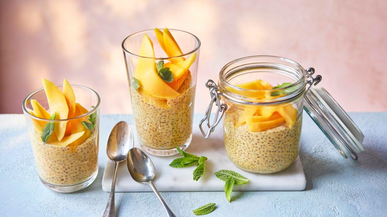 Mango lassi chia pudding