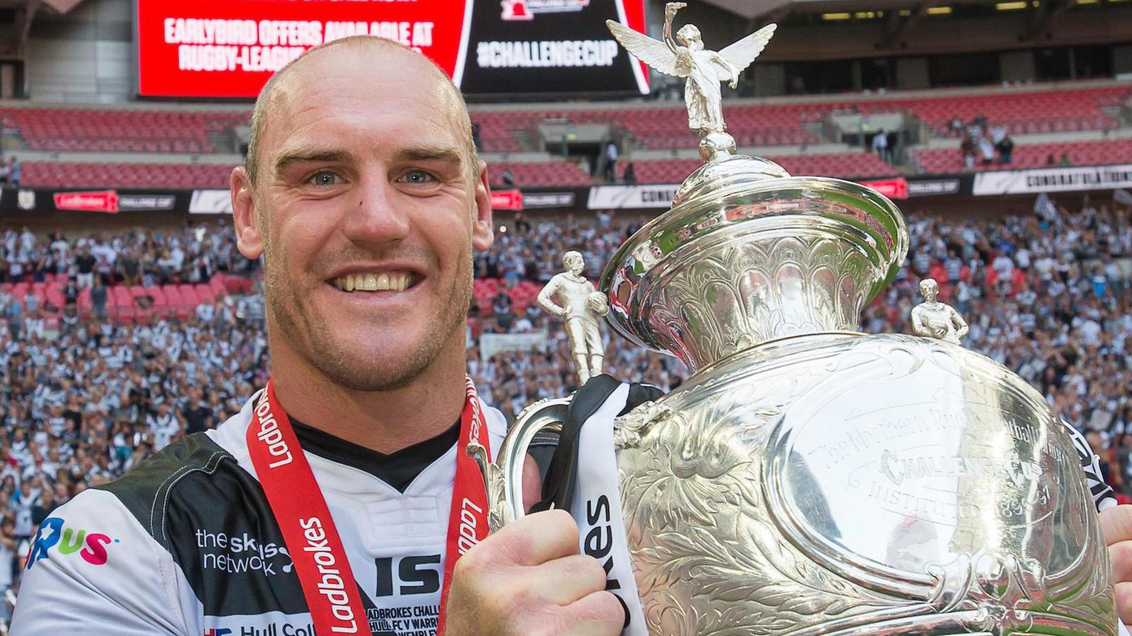 Gareth Ellis with the Challenge Cup after the 2016 final