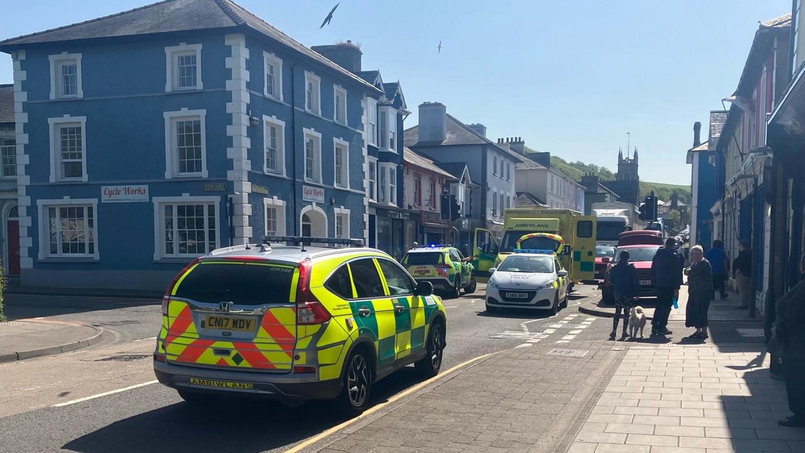 Gwasanaethau brys yn Aberaeron