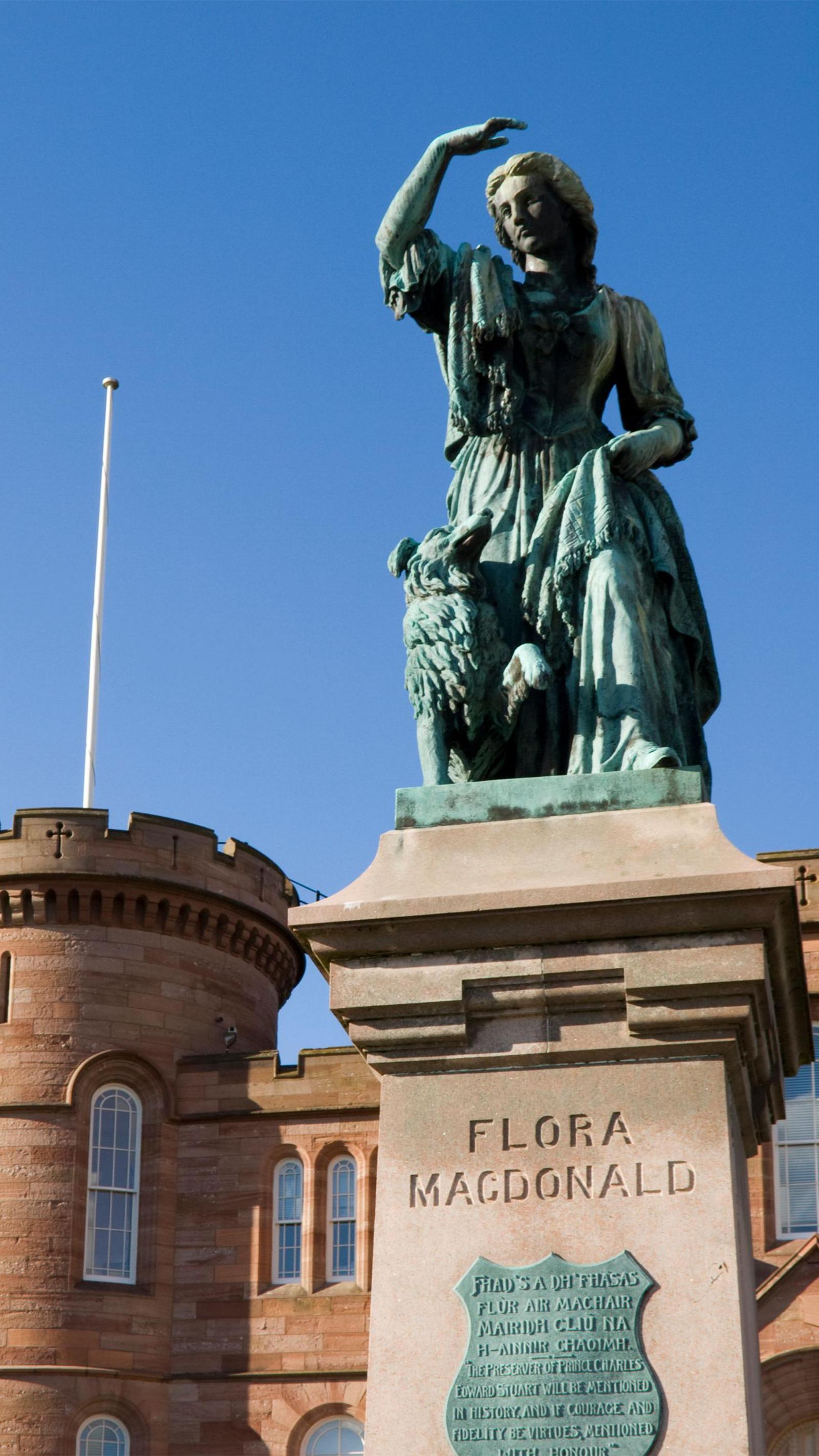 Ìomhaigh Flòraidh NicDhòmhnaill ann an Inbhir Nis