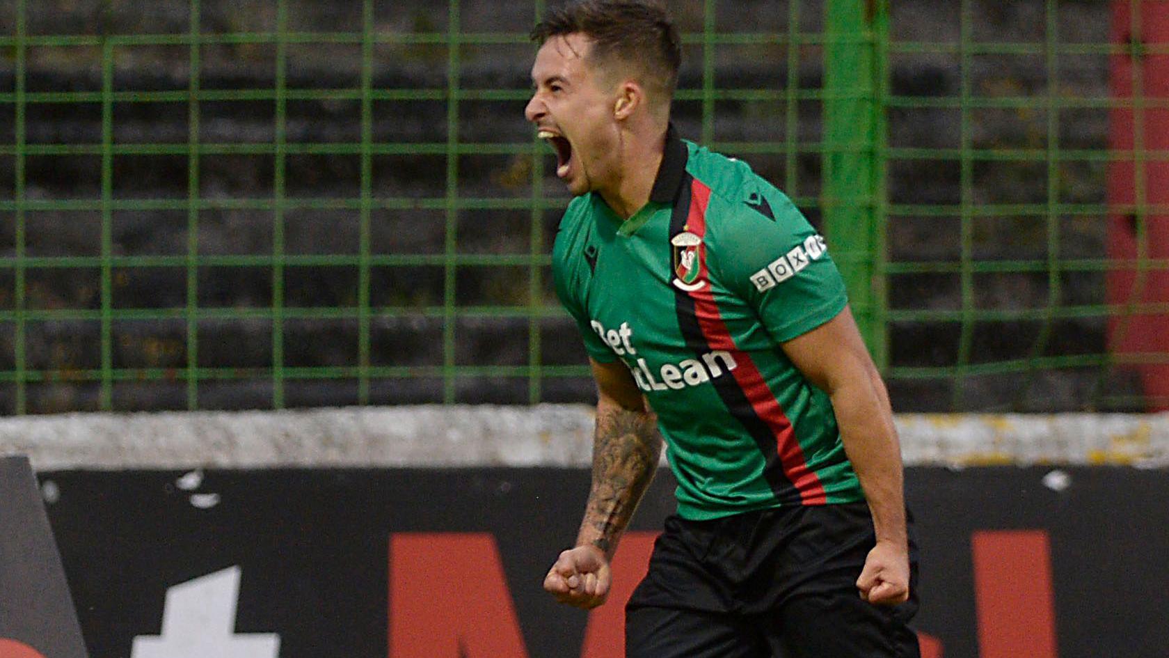 Jordan Stewart celebrates goal