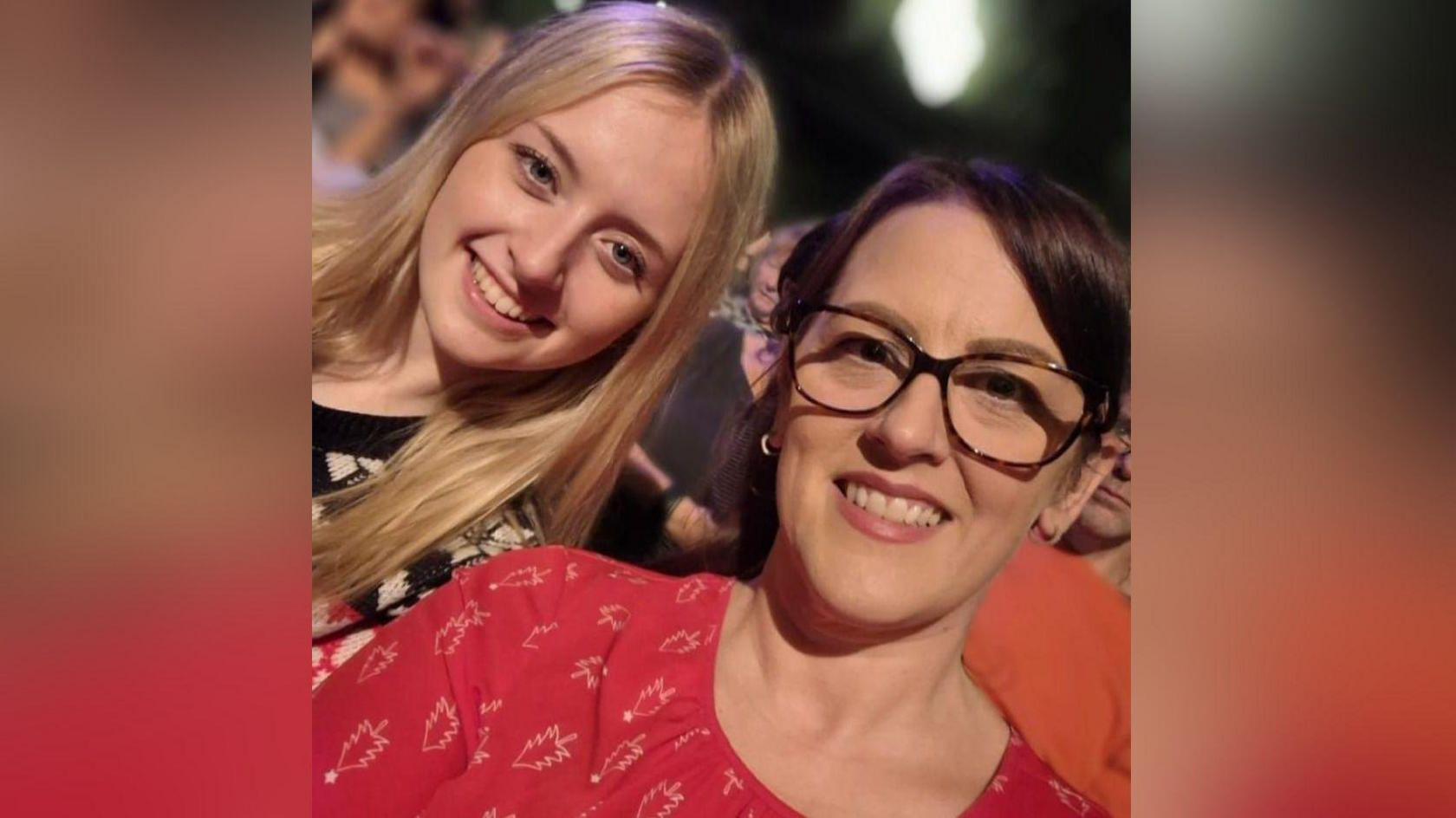 Meg a Helen Draper