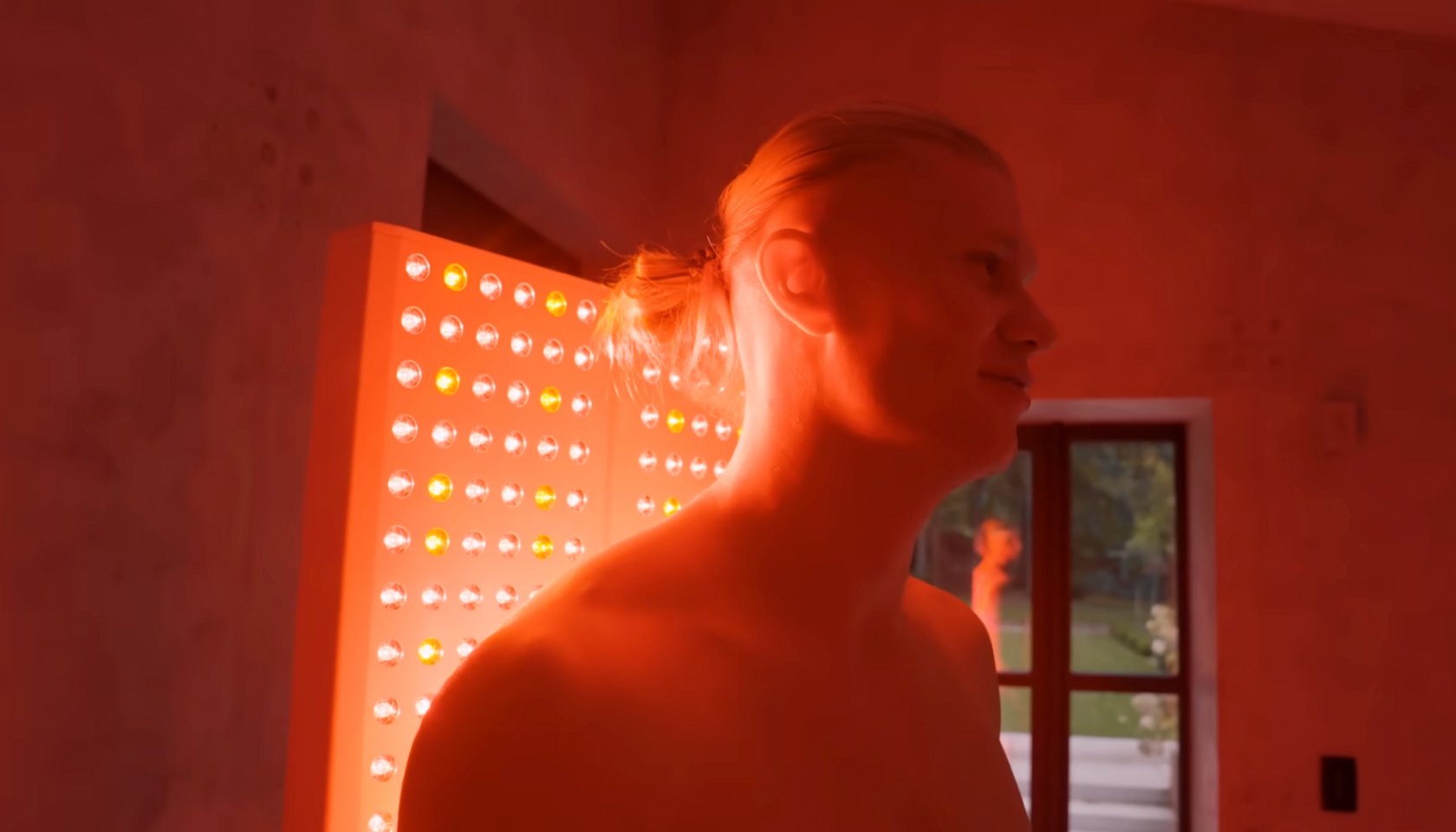 Haaland using red light therapy