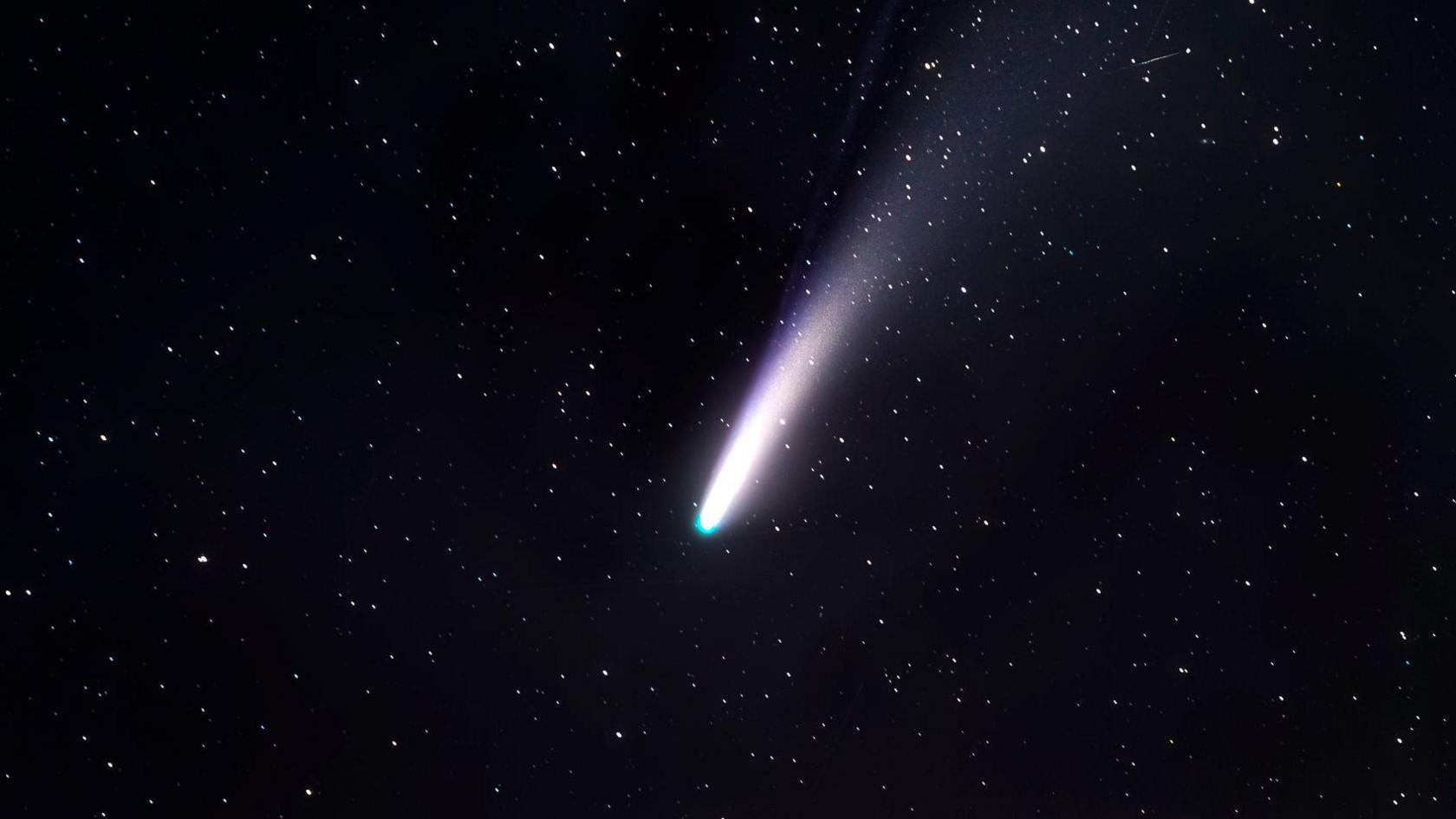 Comet in sky