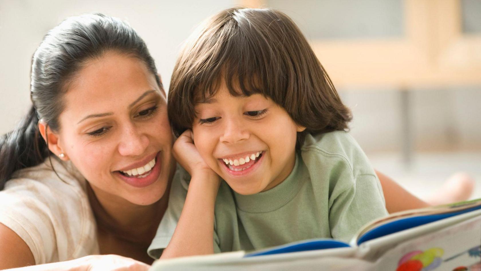Family reading together 
