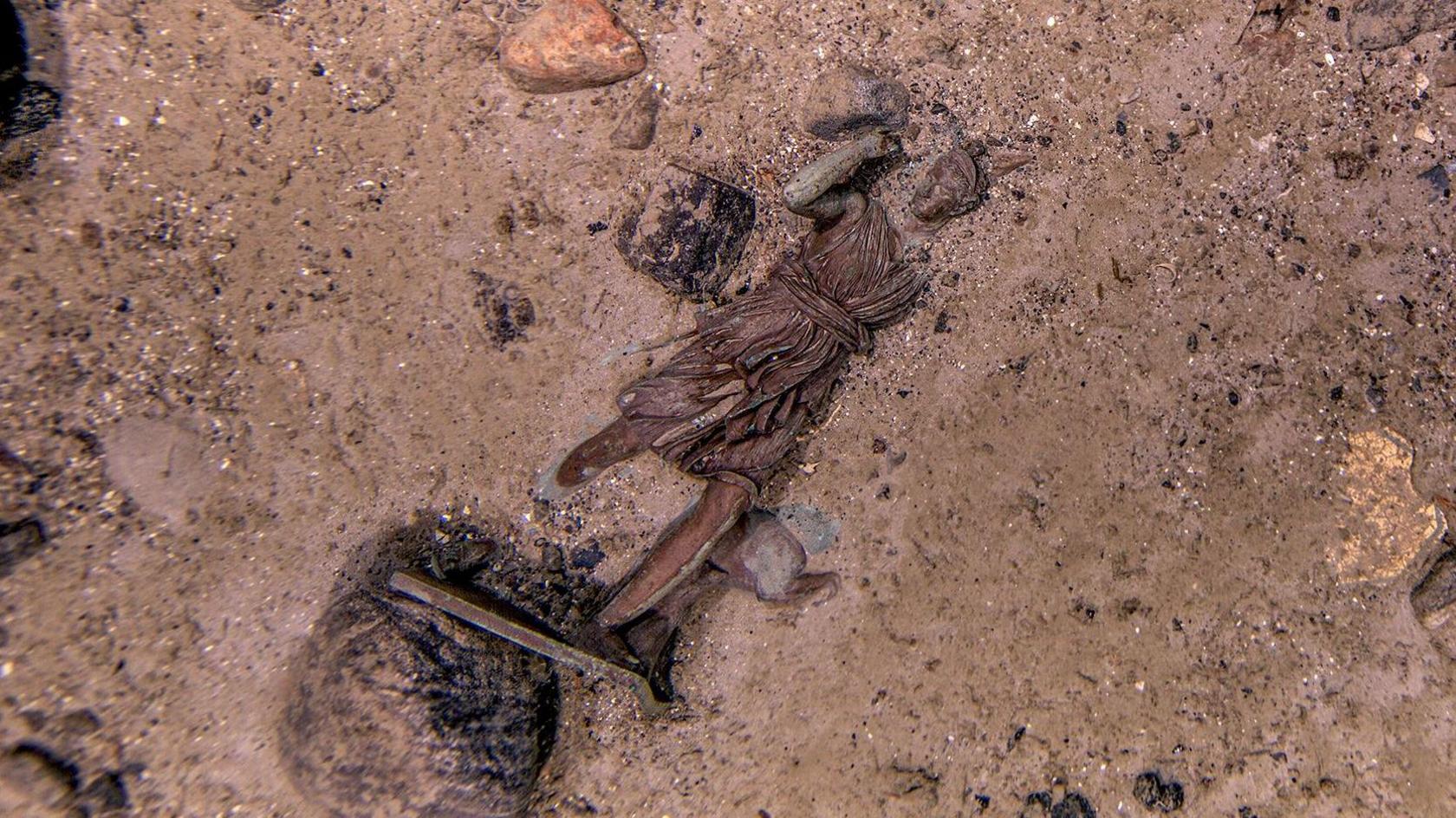 Bronze statue of Diana of Versailles lying on sea floor