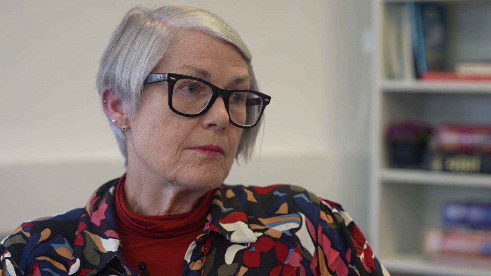Dr Olwen Williams