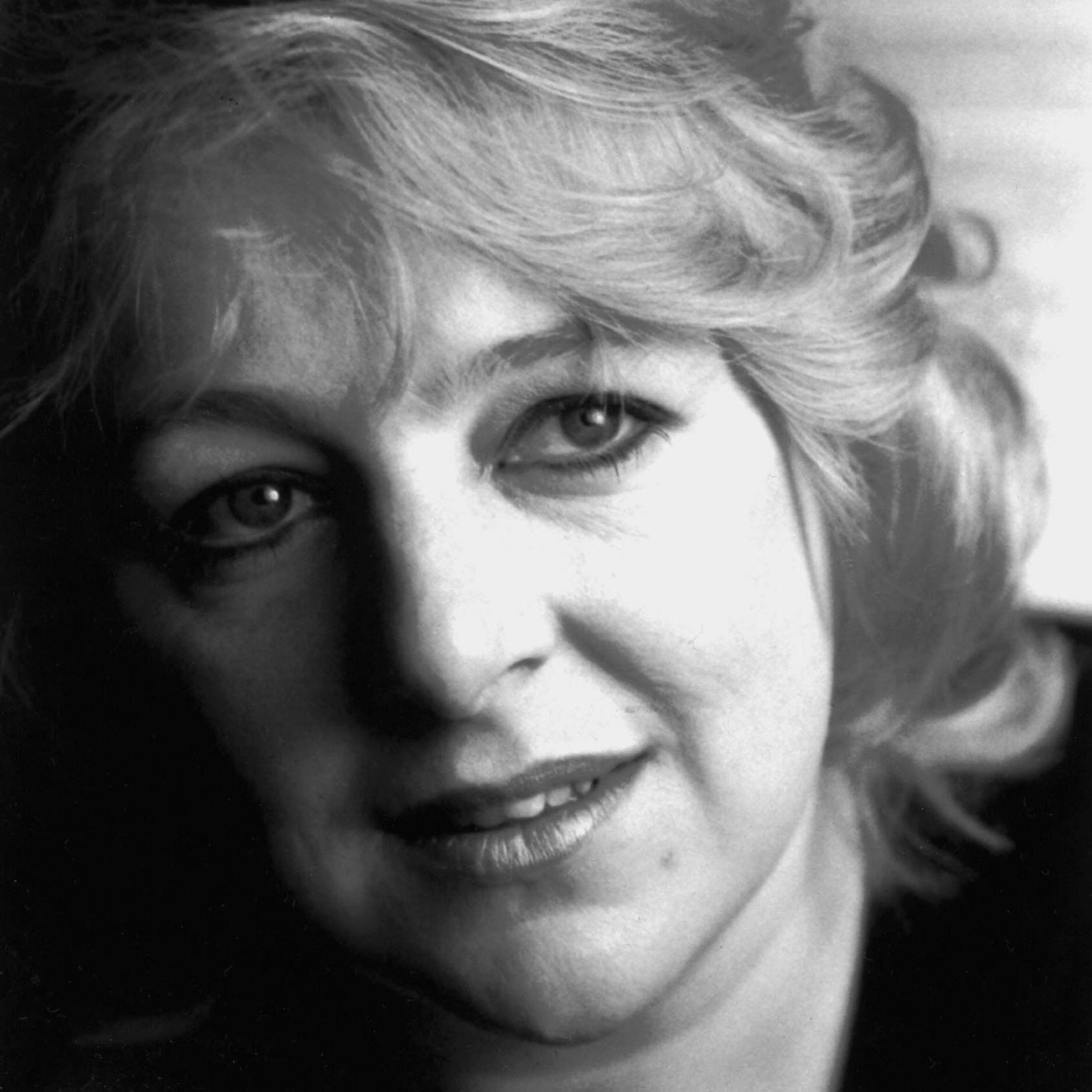 Annette Bryn Parri