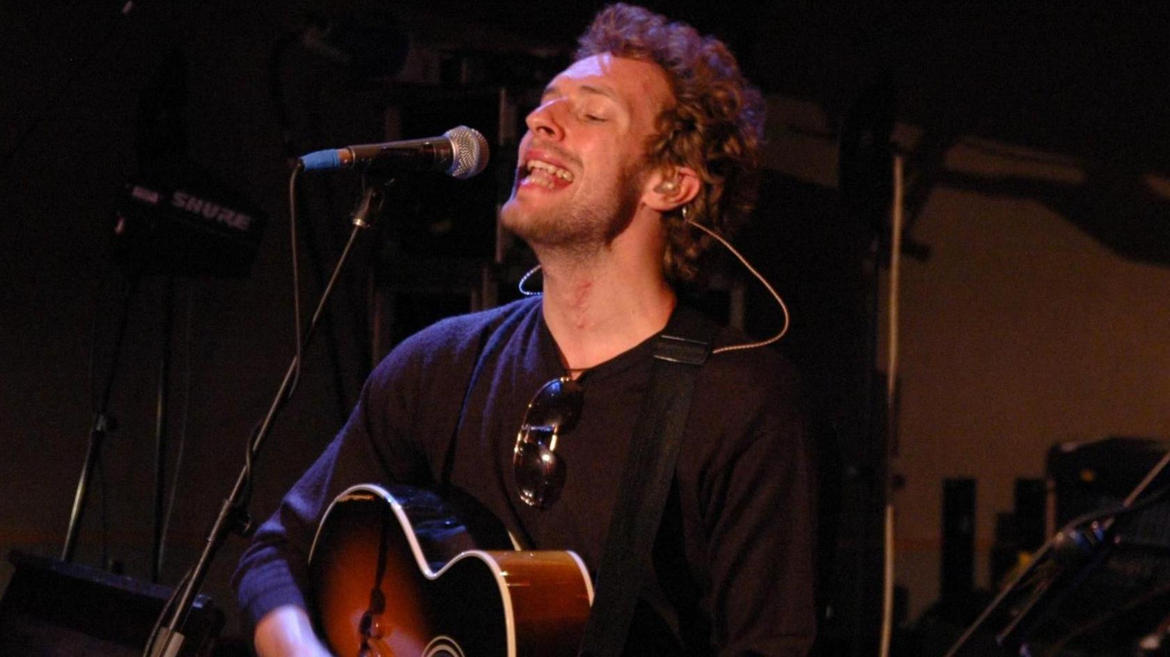 Coldplay's Chris Martin performing in the studios in 2005