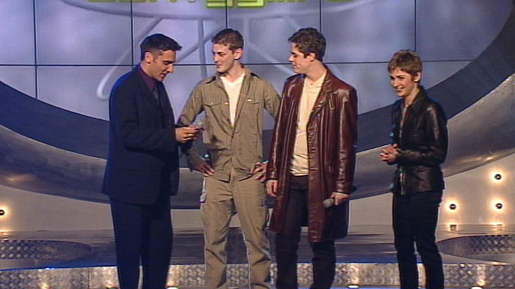 Steffan a Matthew McAvoy, Dafydd Meredydd a Nia Roberts