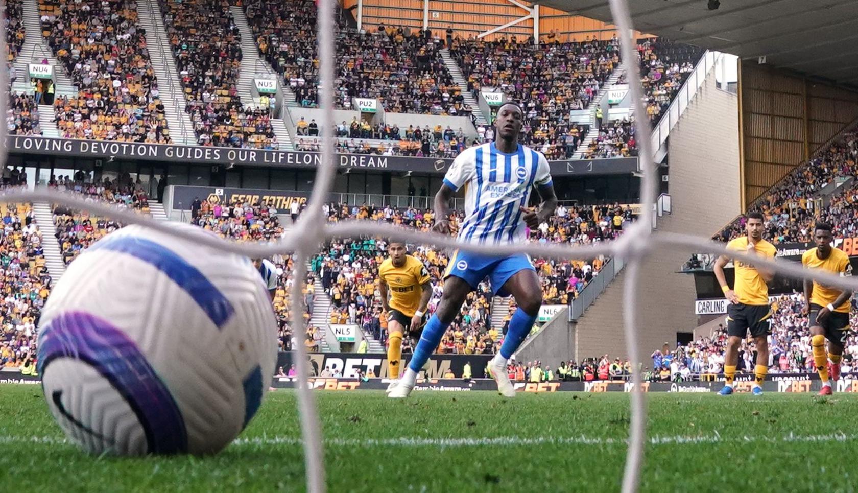 Danny Welbeck reached 10 goals in a Premier League season for the first time when he scored from the penalty spot