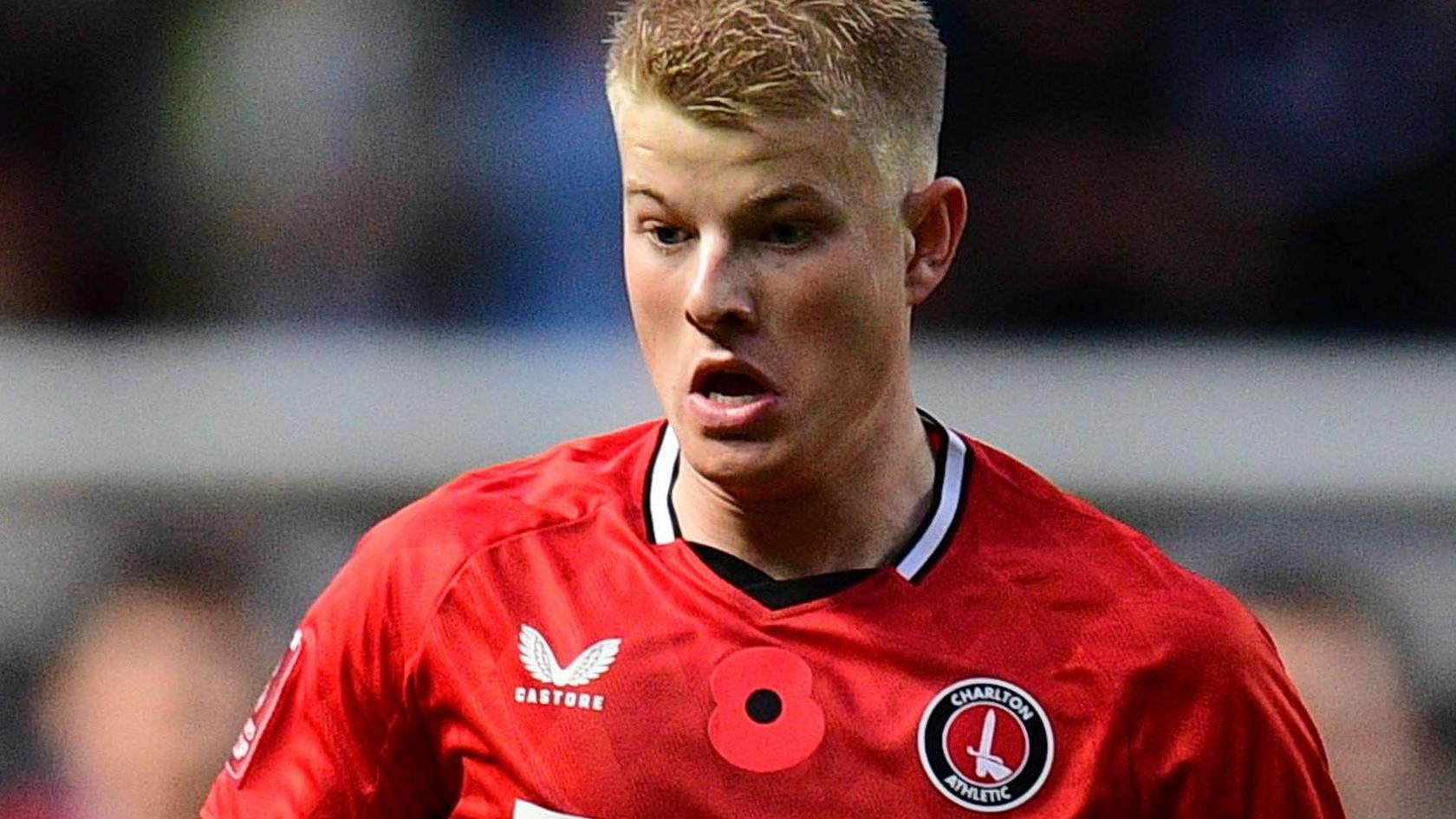 Zach Mitchell playing for Charlton Athletic