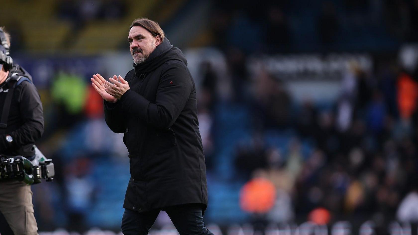 Daniel Farke applauding Leeds United fans