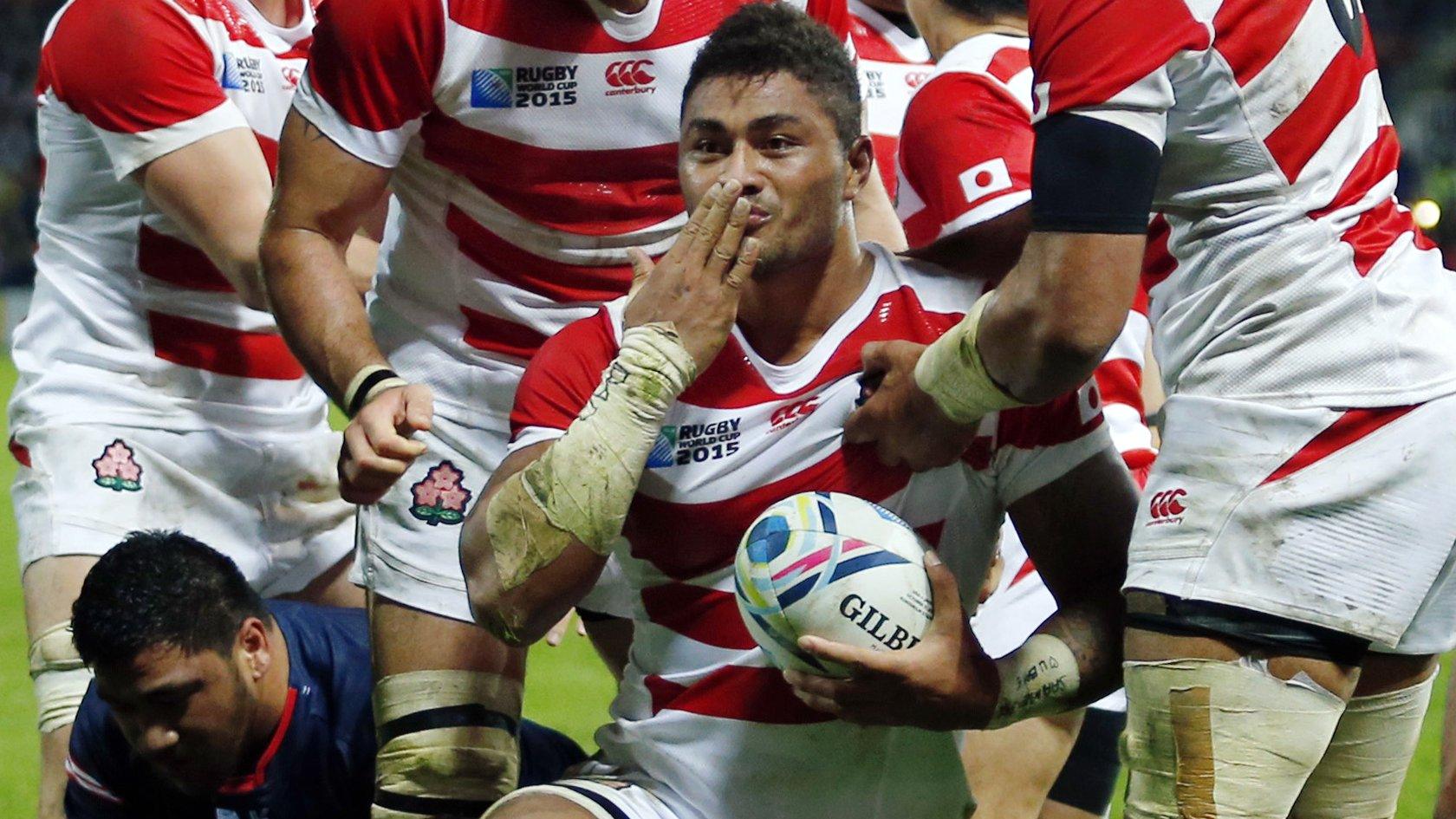 Amanaki Mafi celebrates his try for Japan