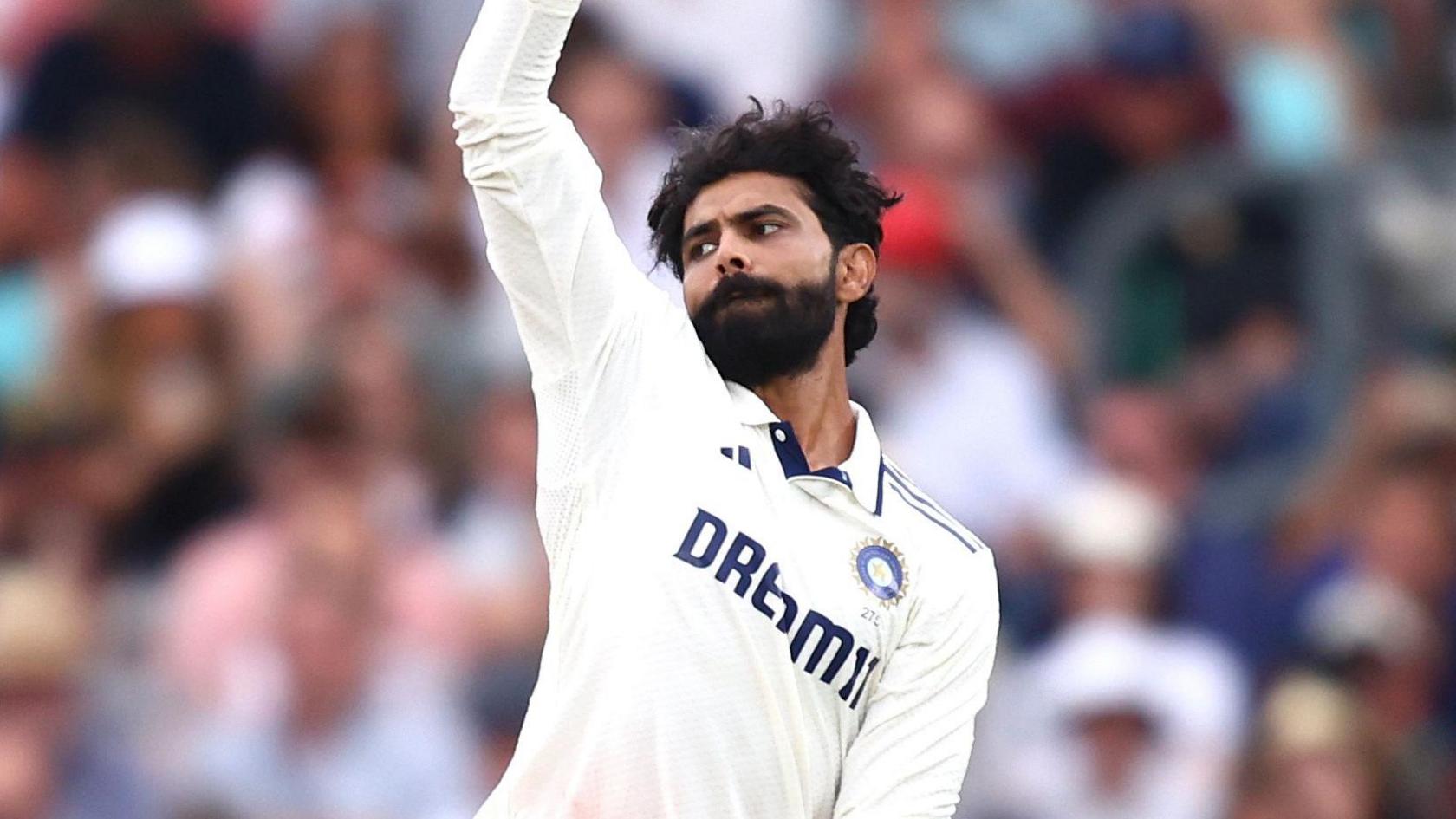 Ravindra Jadeja bowling