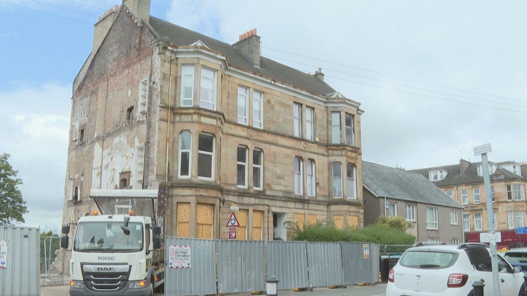 Làrach an tenement