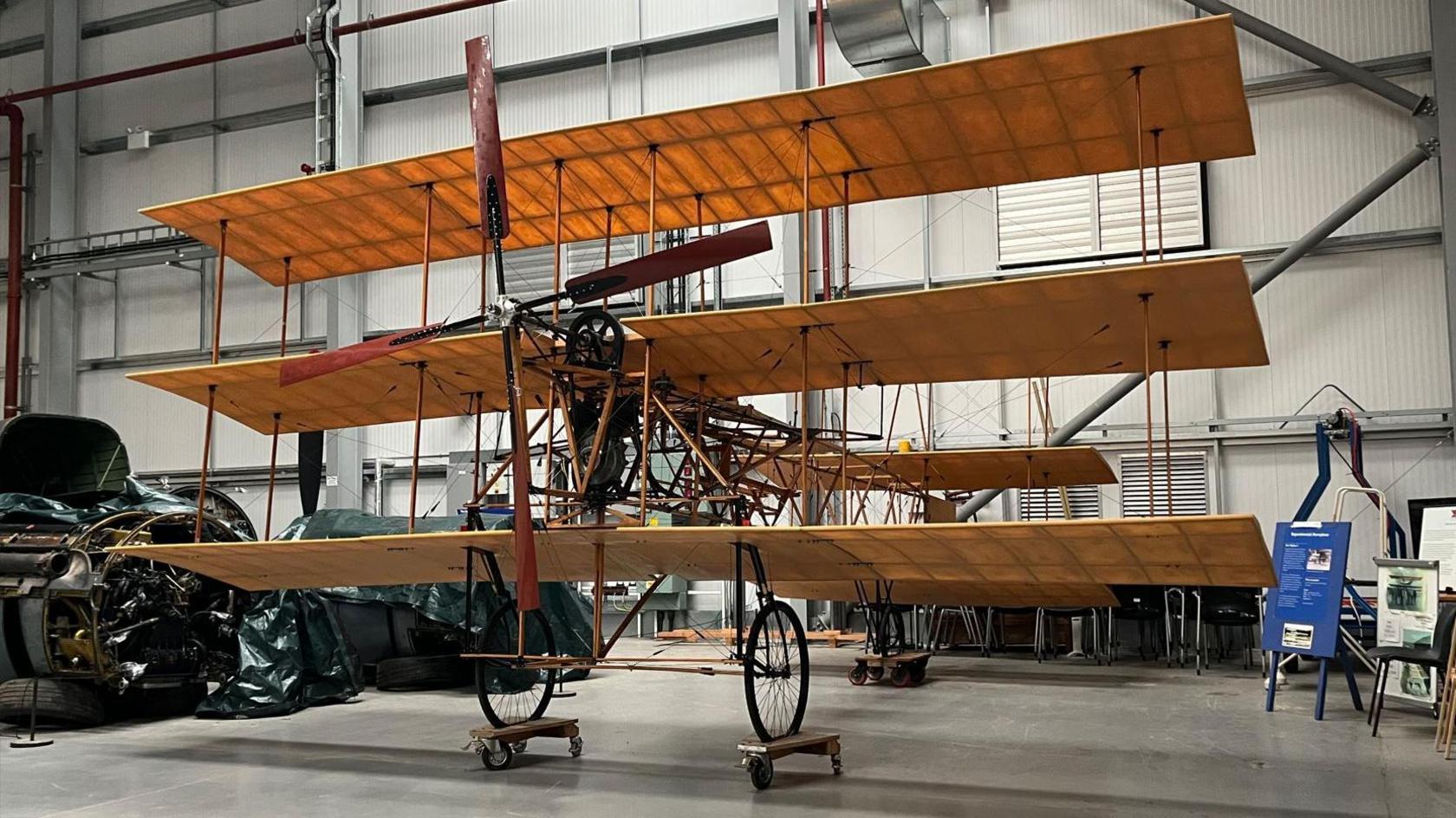  Roe 1 Triplane replica