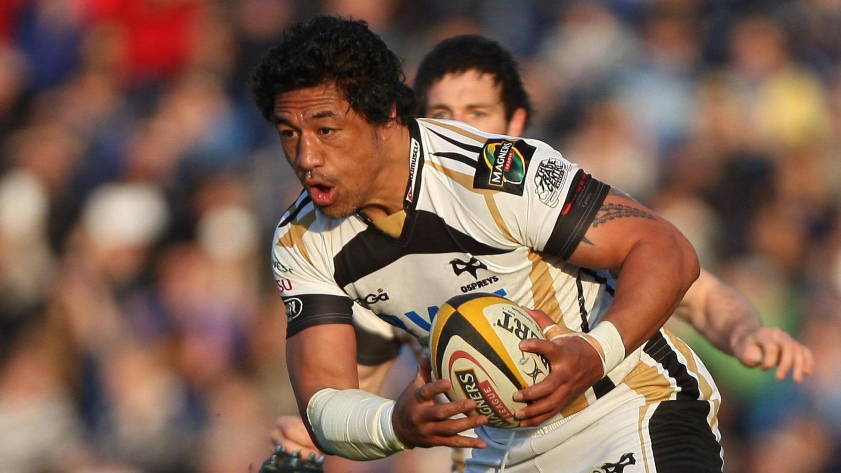 Filo Tiatia carries the ball for Ospreys