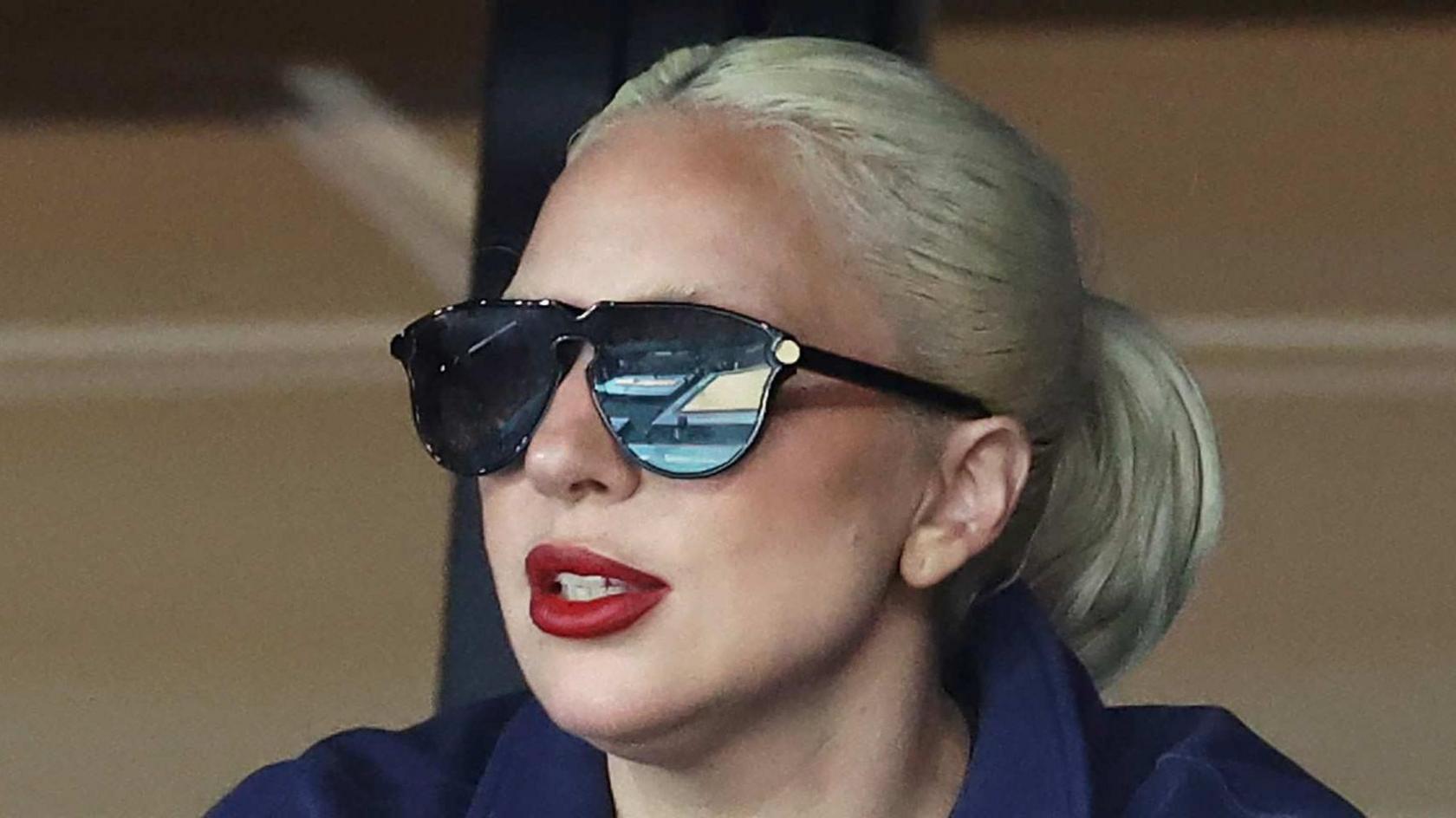 Lady gaga black sunglasses best sale