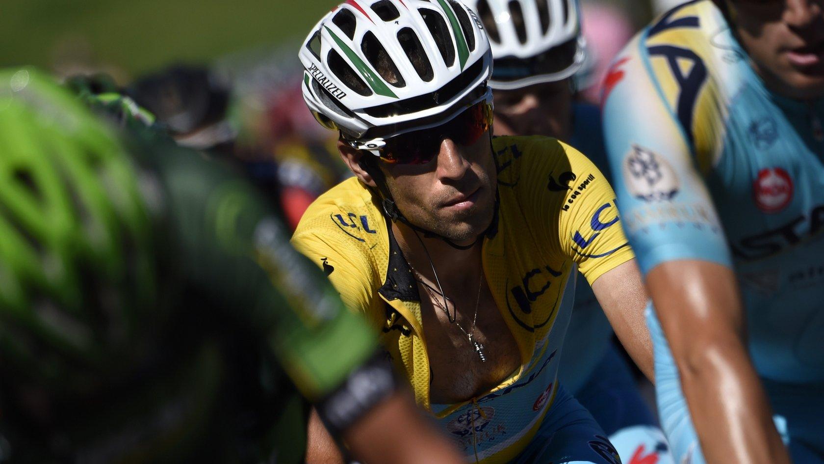 Vincenzo Nibali in the yellow jersey