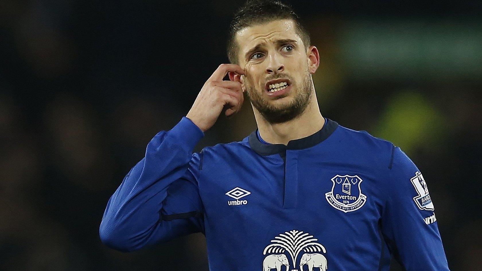 Kevin Mirallas misses for Everton