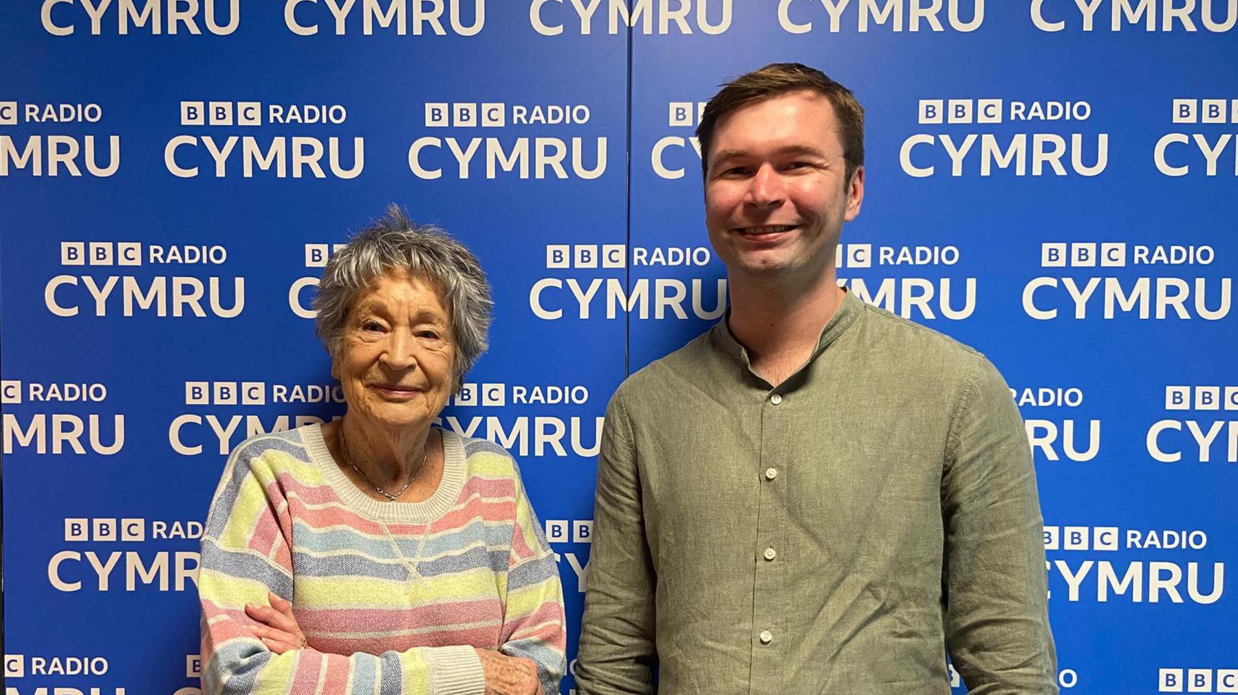 Iwan Teifior Davies a Beti George