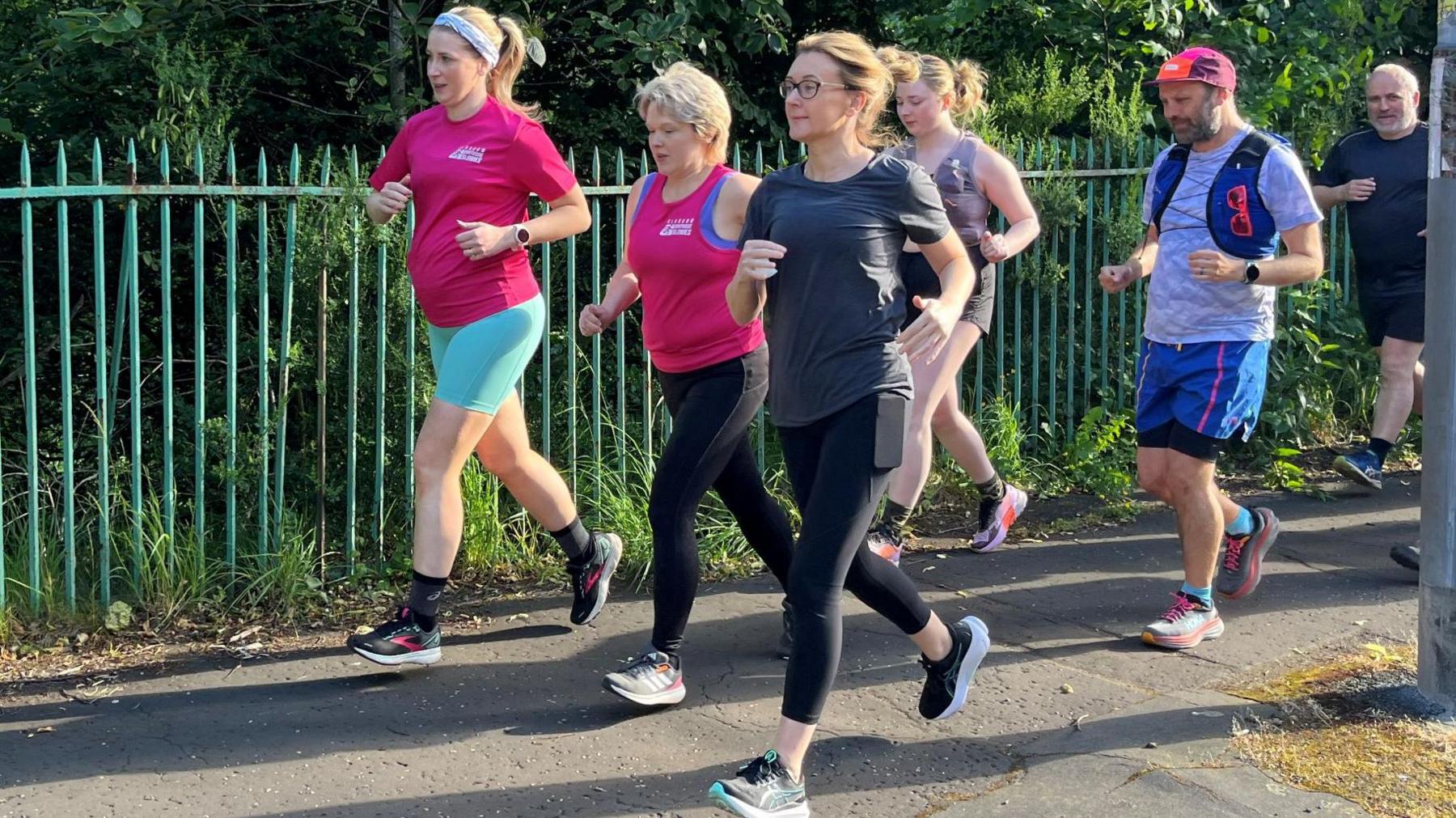 Runners pound the pavements in Glasgow