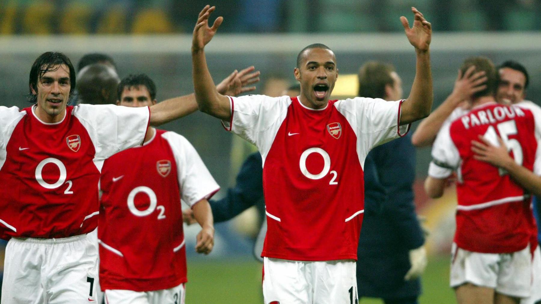 Arsenal players celebrate