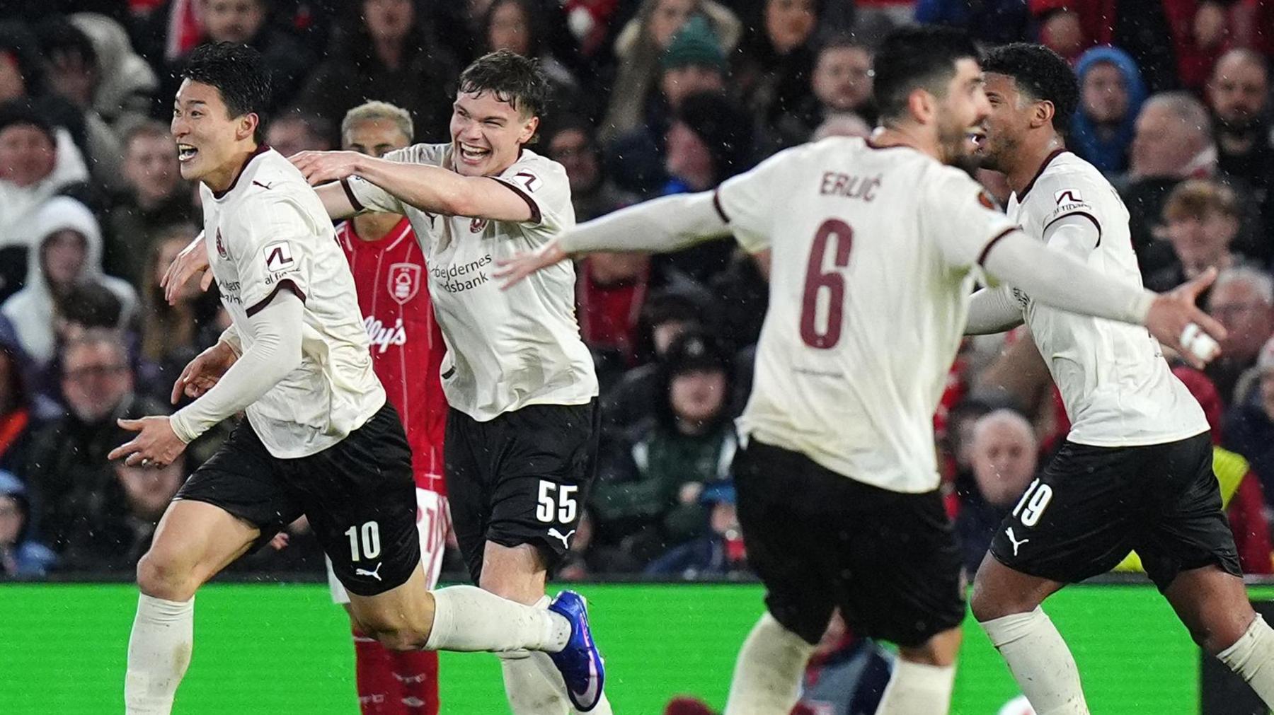 Cho Gue-sung celebrates