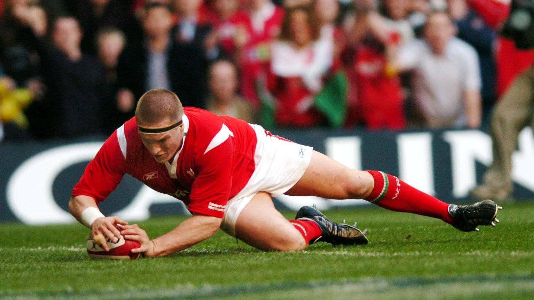 Gethin Jenkins scores a try