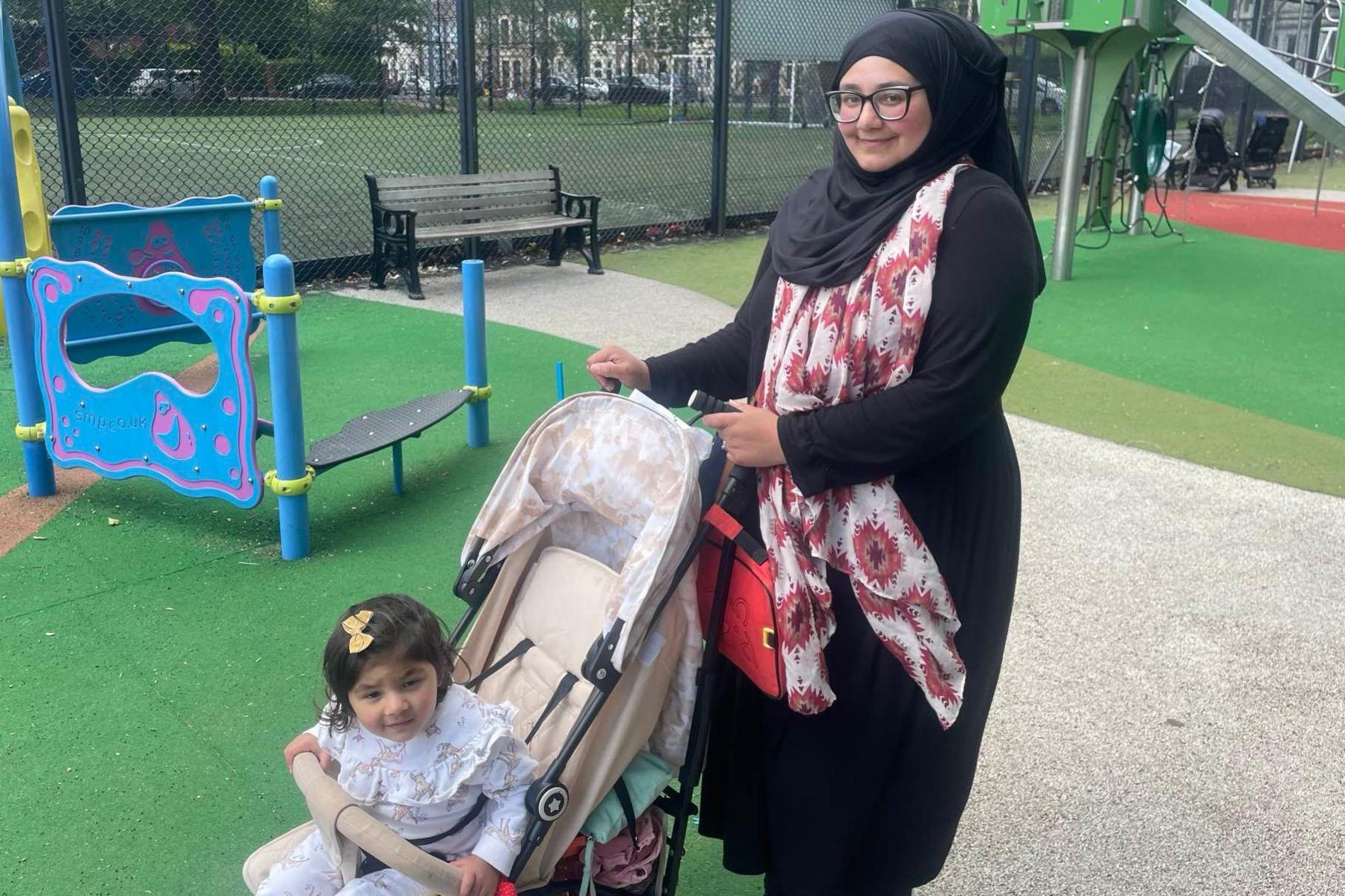 Hera Siddiq and her daughter