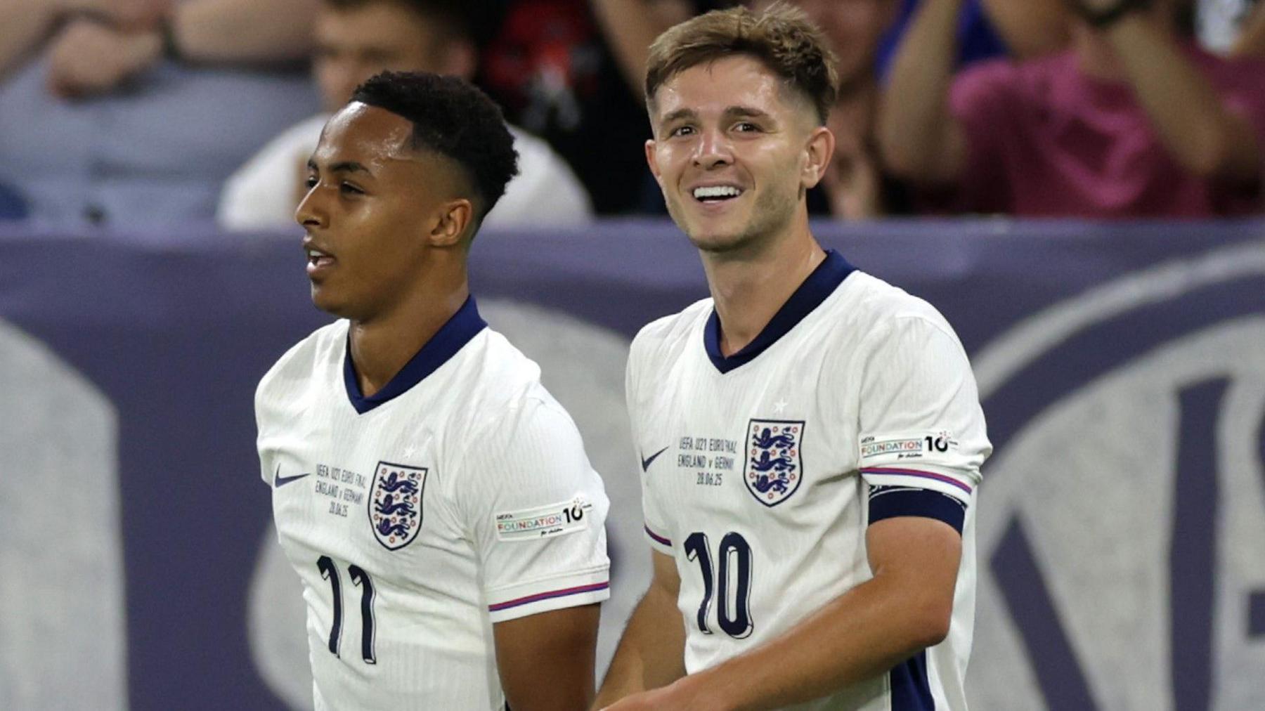 Omari Hutchinson and James McAtee playing for England Under-21s