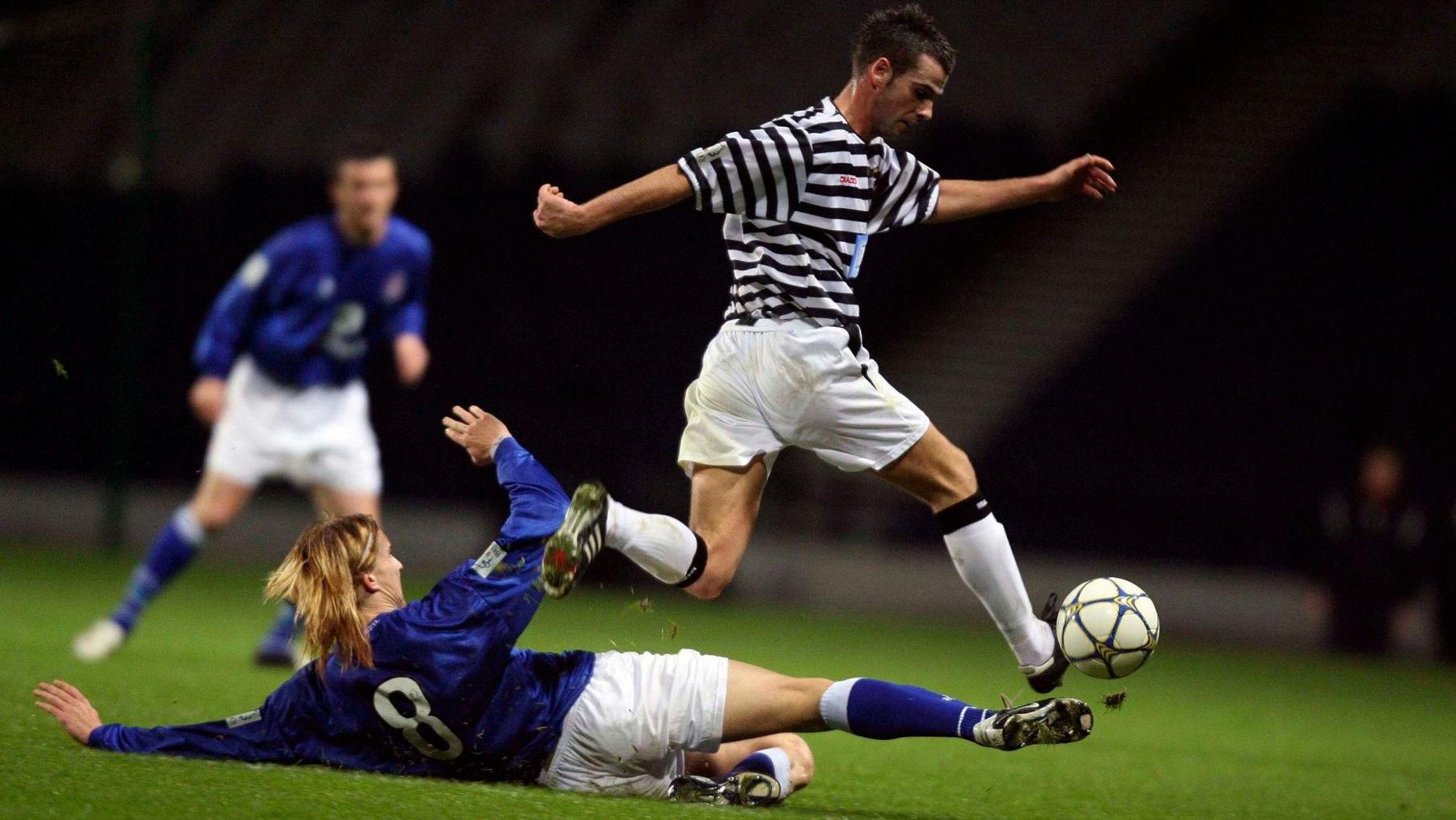 Stuart Kettlewell (right) in action for Queen's Park