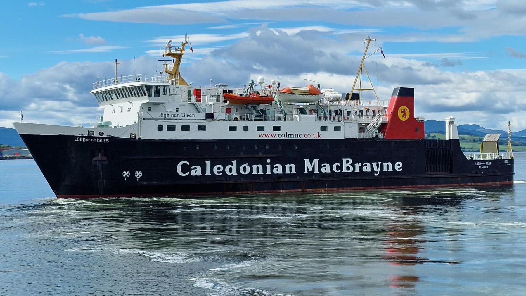 CalMac's Glen Sannox ferry out of action again with engine issue - BBC News