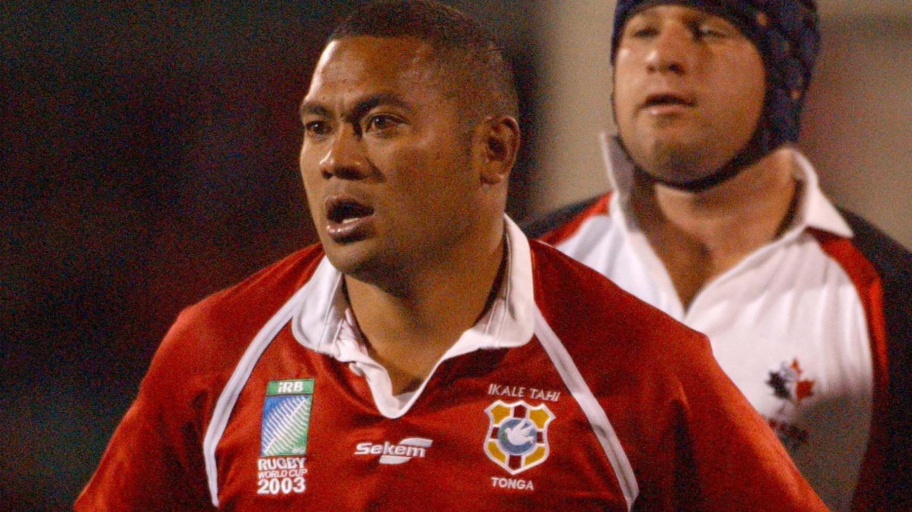 Viliami Ma'asi playing for Tonga at the 2003 Rugby World Cup in Australia